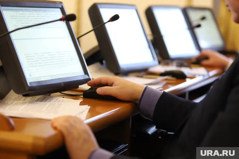 Как с помощью роботов контролировать сотрудников