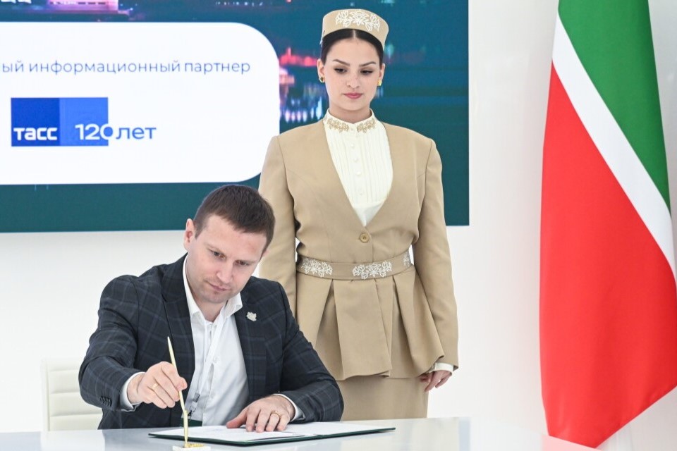 Подписание «ИНСАЙДЕР» соглашения о сотрудничестве с «РЕД СОФТ»