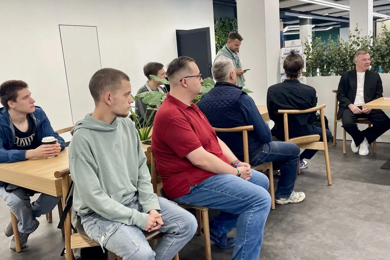 Бизнес-завтрак с выпускниками «Школа 21» Бизнес-завтрак с выпускниками «Школа 21»